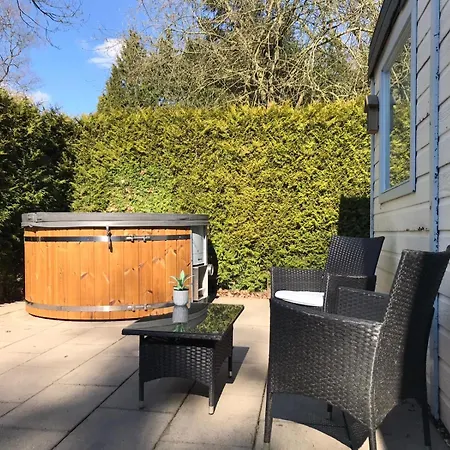 Apartment Great Veluwe With Private Hottub And Big Garden